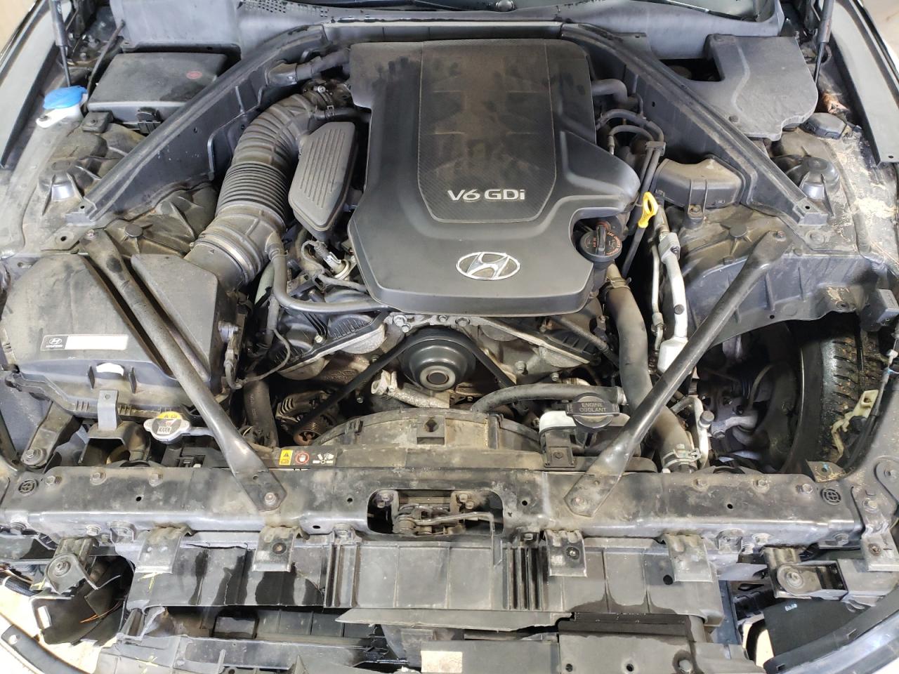 2016 Hyundai Genesis - Image 11