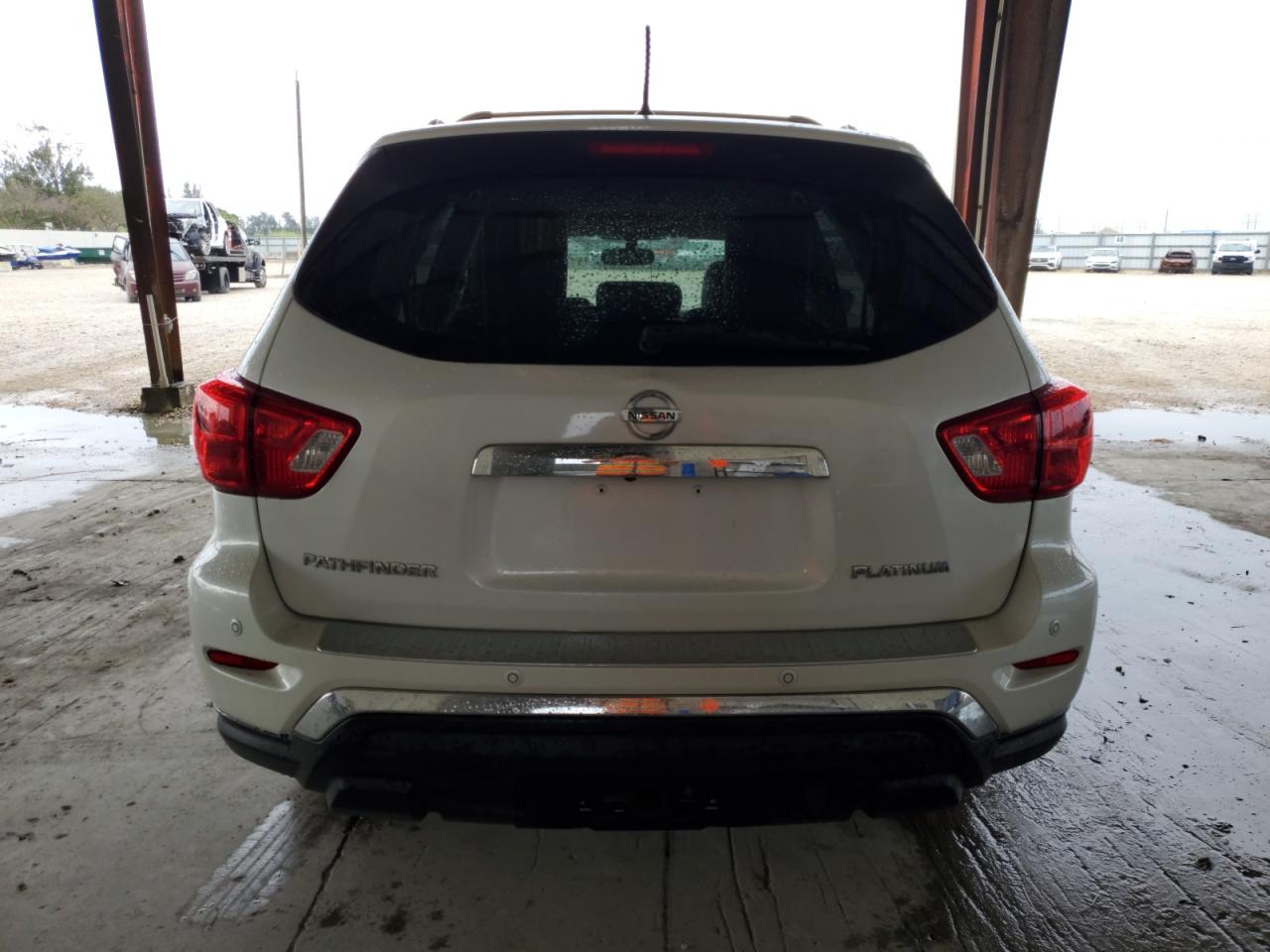 2018 Nissan Pathfinder S VIN: 5N1DR2MN1JC631828 Lot: 46715095