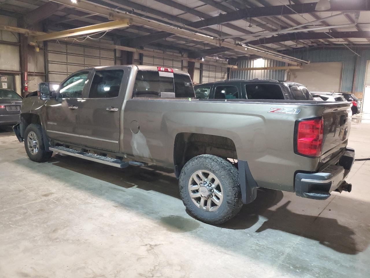 2015 Chevrolet Silverado - Image 2