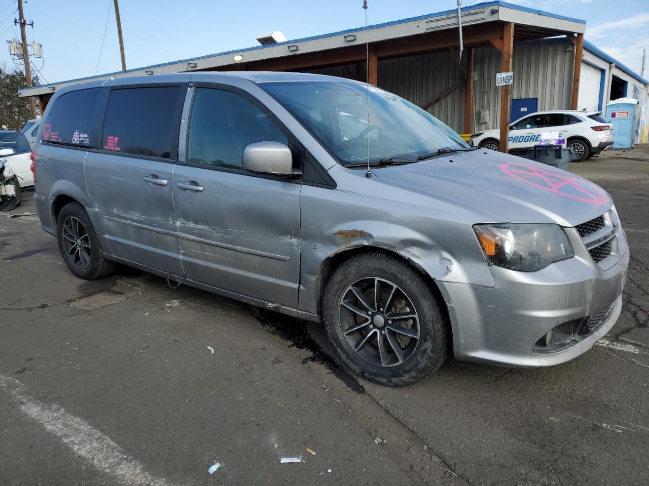2017 Dodge Caravan - Image 4