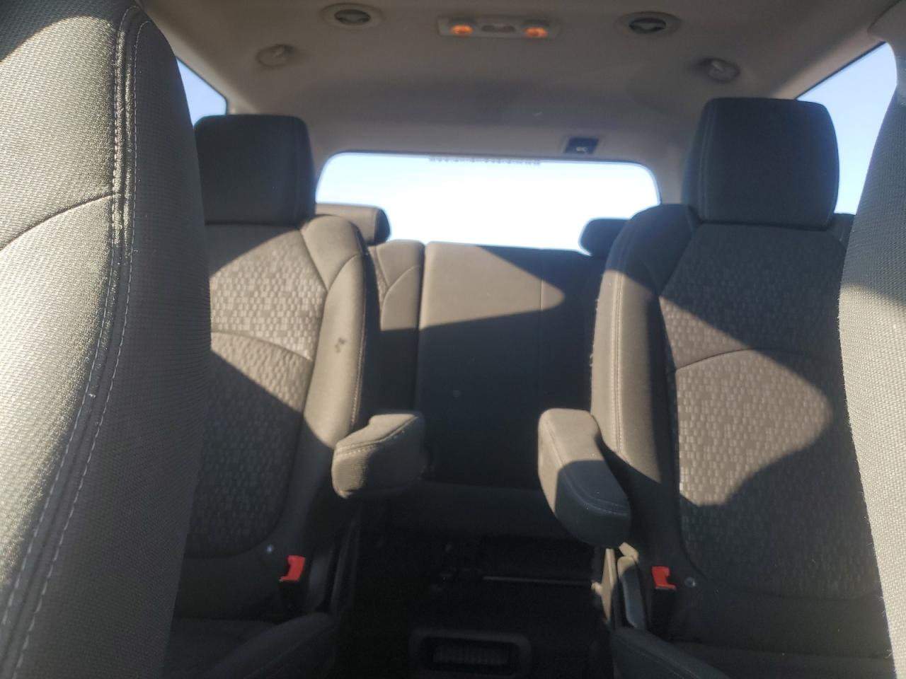 2013 GMC Acadia - Image 10