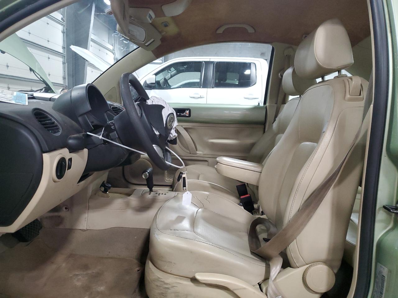 2007 Volkswagen Beetle - Image 7
