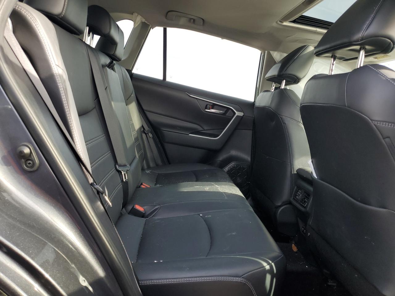 2019 Toyota RAV 4 - Image 11
