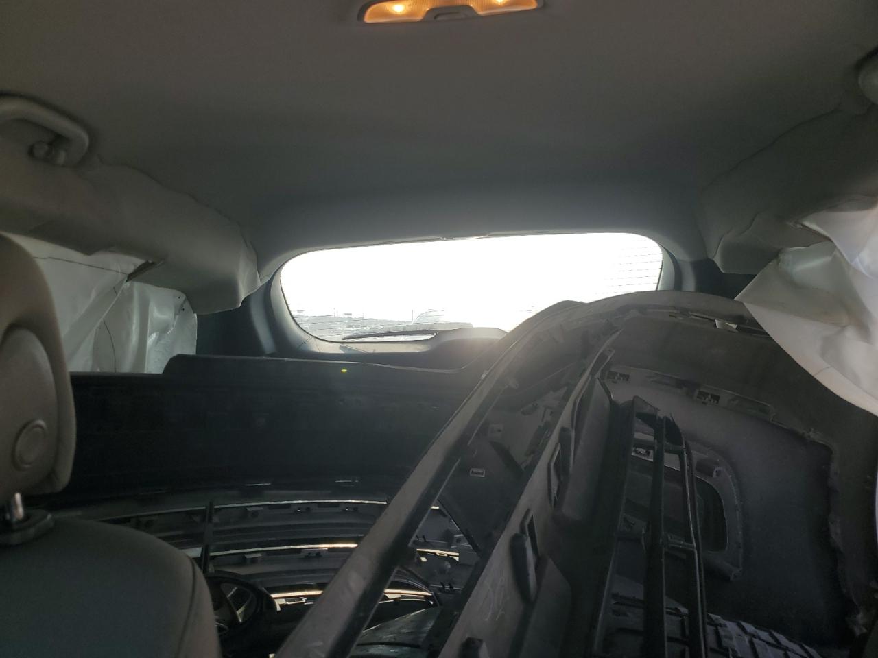 2015 Hyundai Santa Fe - Image 10