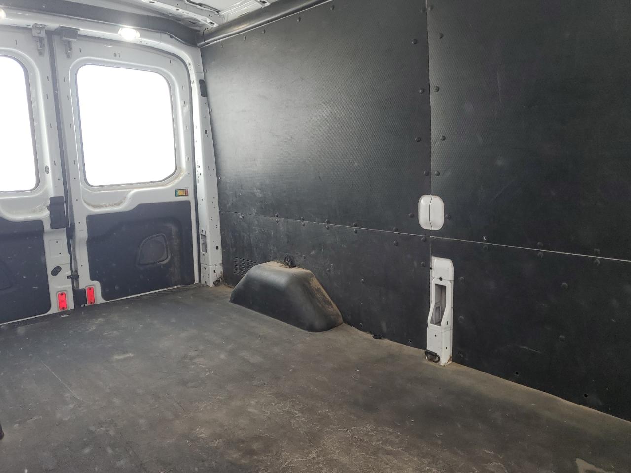 2020 Ford Transit - Image 11