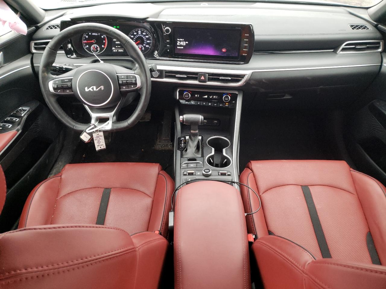 2024 Kia K5 - Image 8