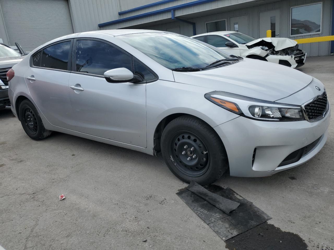 2017 Kia Forte - Image 4