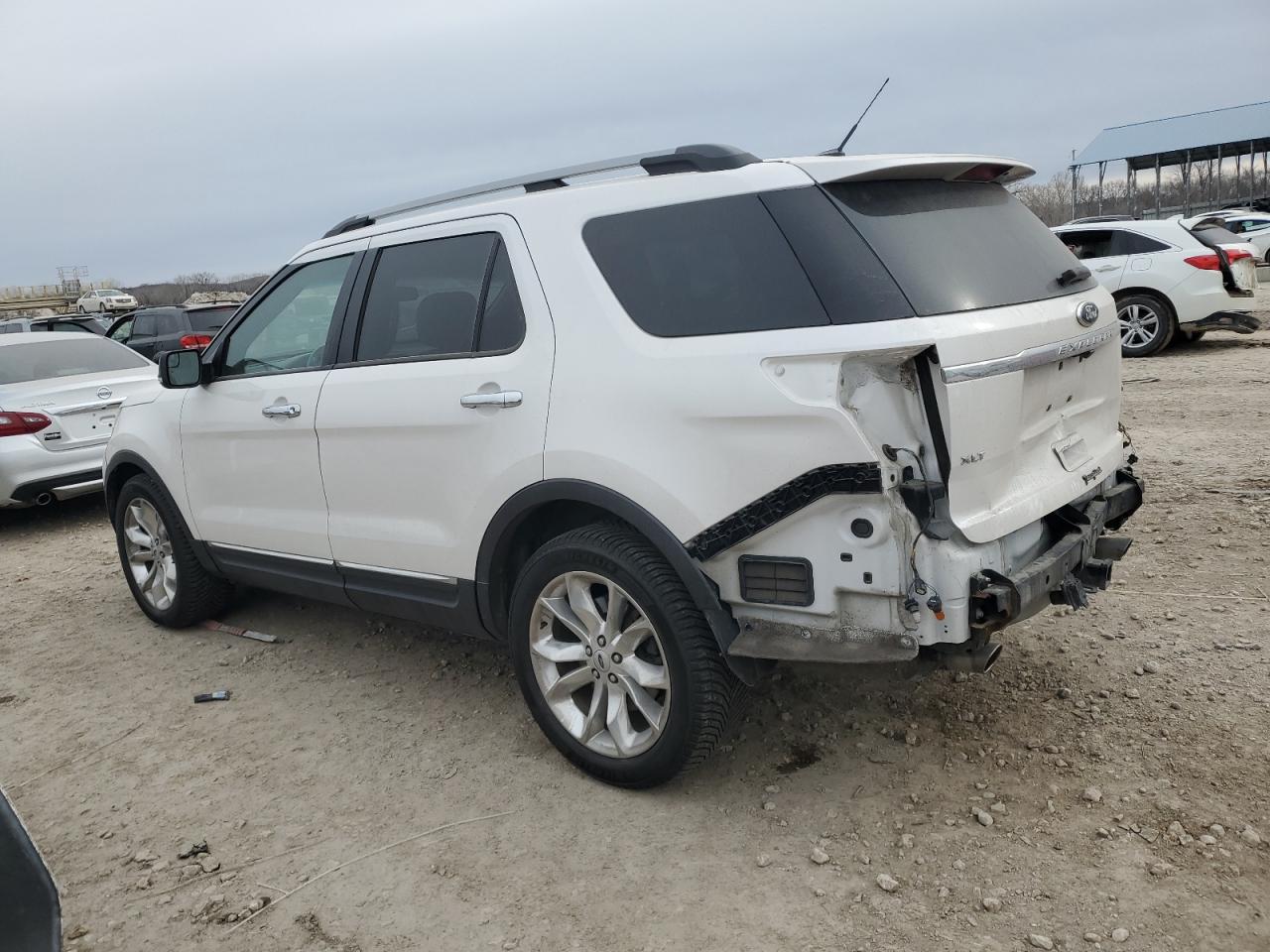 2015 Ford Explorer - Image 2