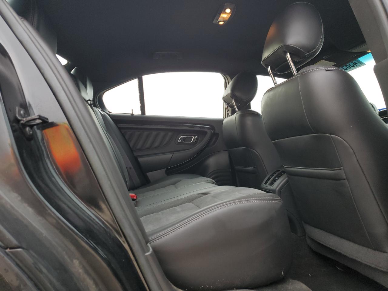 2013 Ford Taurus - Image 10