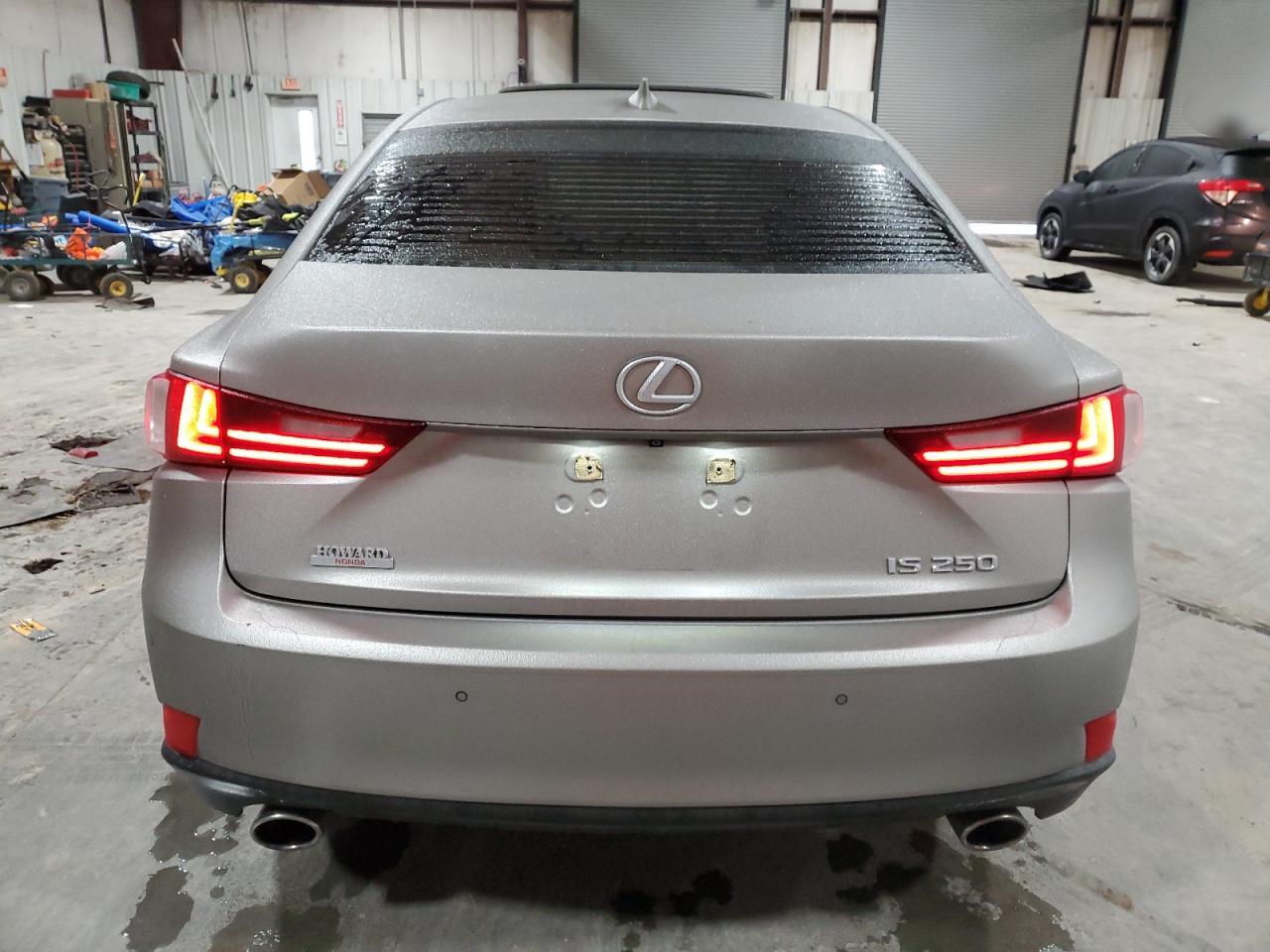 2014 Lexus IS - Image 6