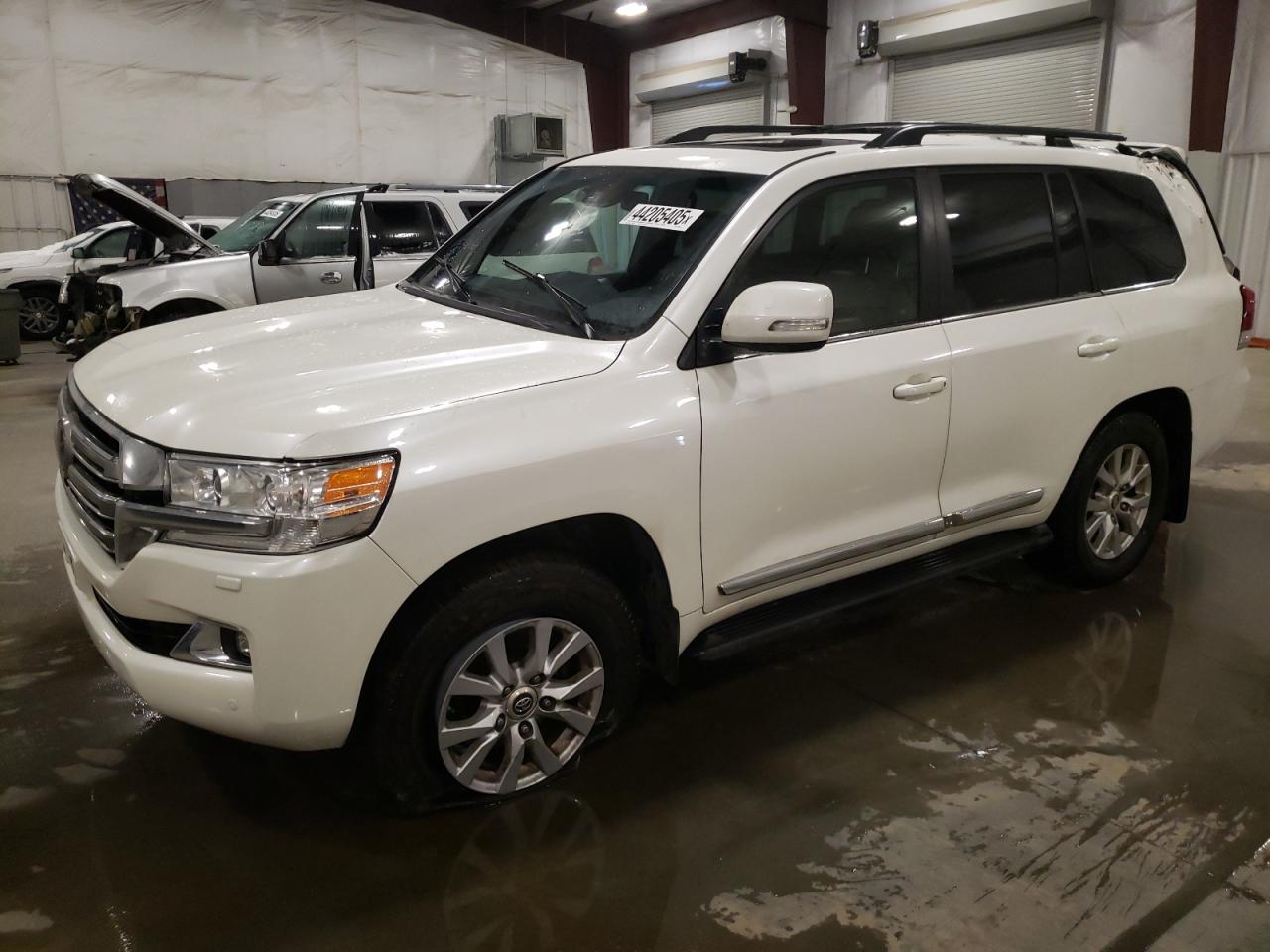 2016 Toyota Land Cruiser - Image 1