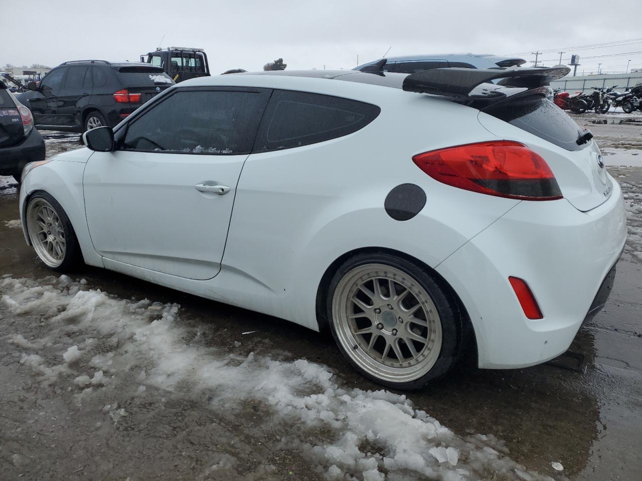 2013 Hyundai Veloster - Image 2
