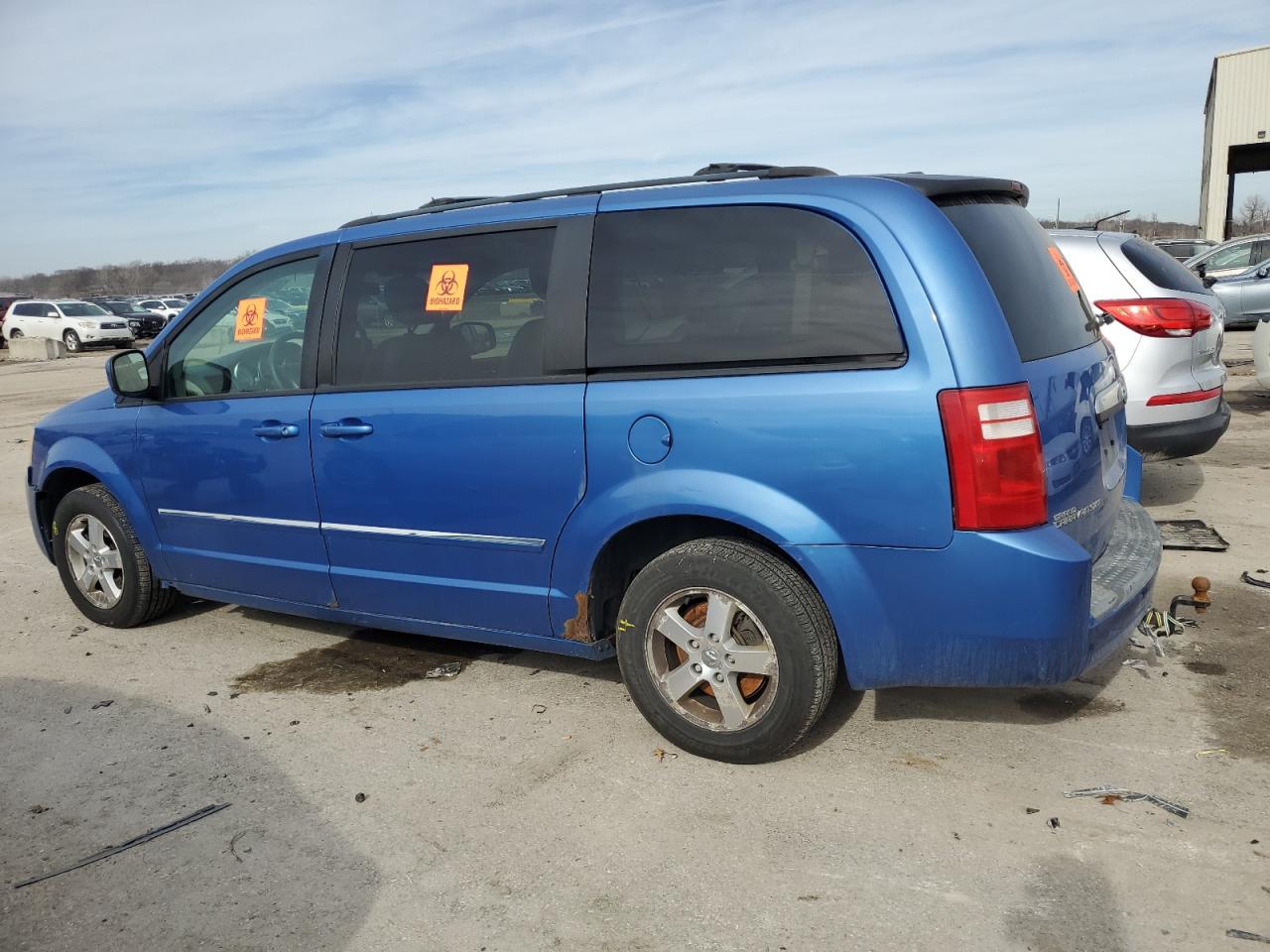 2008 Dodge Caravan - Image 2