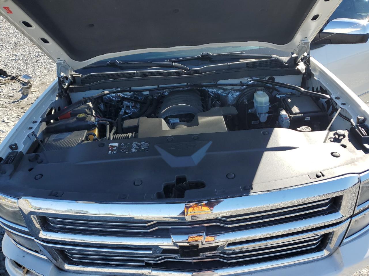 2015 Chevrolet Silverado - Image 13