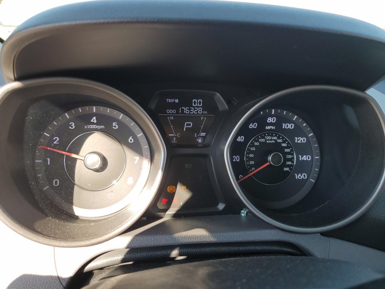 2013 Hyundai Elantra - Image 9