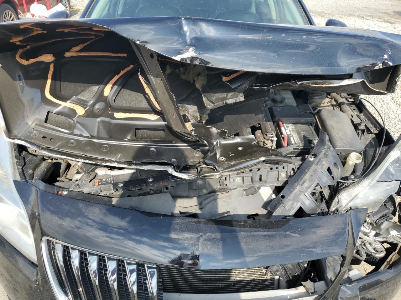2015 Buick Regal - Image 12