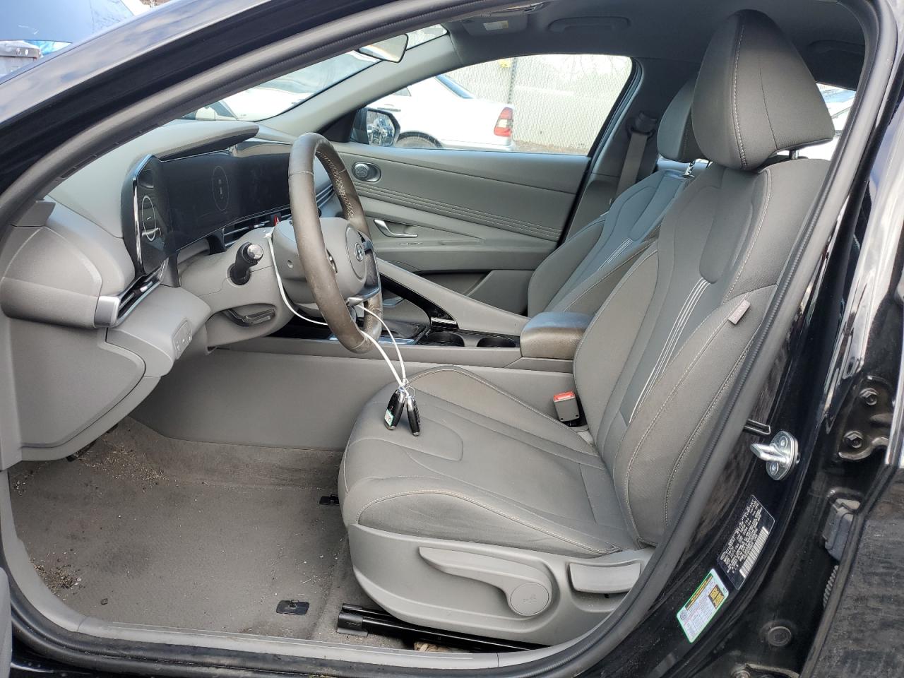 2023 Hyundai Elantra - Image 7