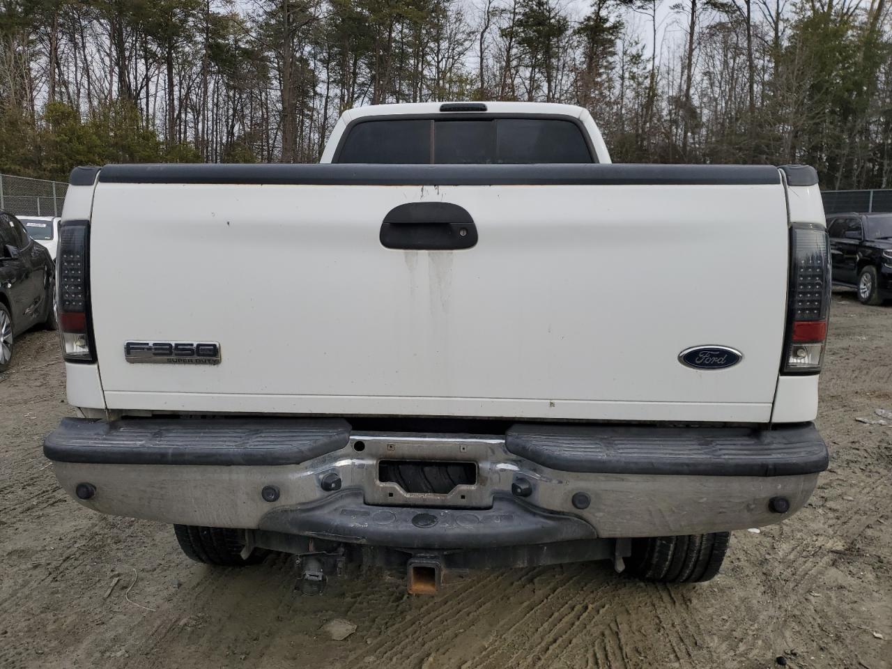 2005 Ford F350 - Image 6
