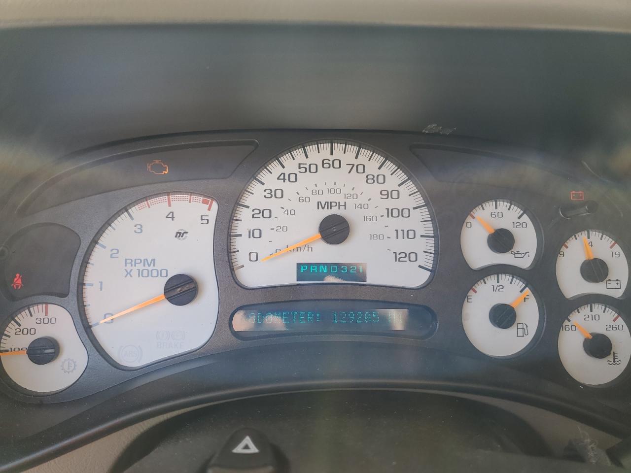 2004 Chevrolet Silverado - Image 9