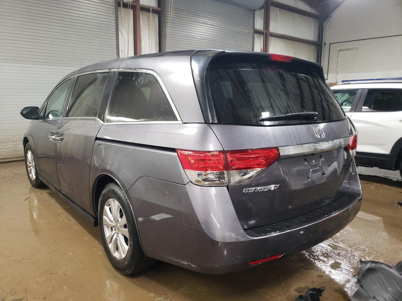 2015 Honda Odyssey - Image 2