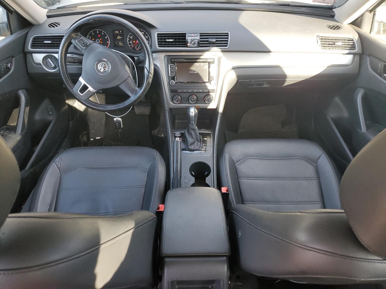 2015 Volkswagen Passat - Image 8