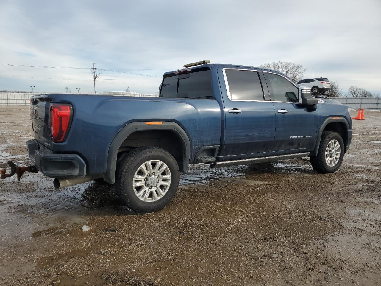 2022 GMC Sierra - Image 3