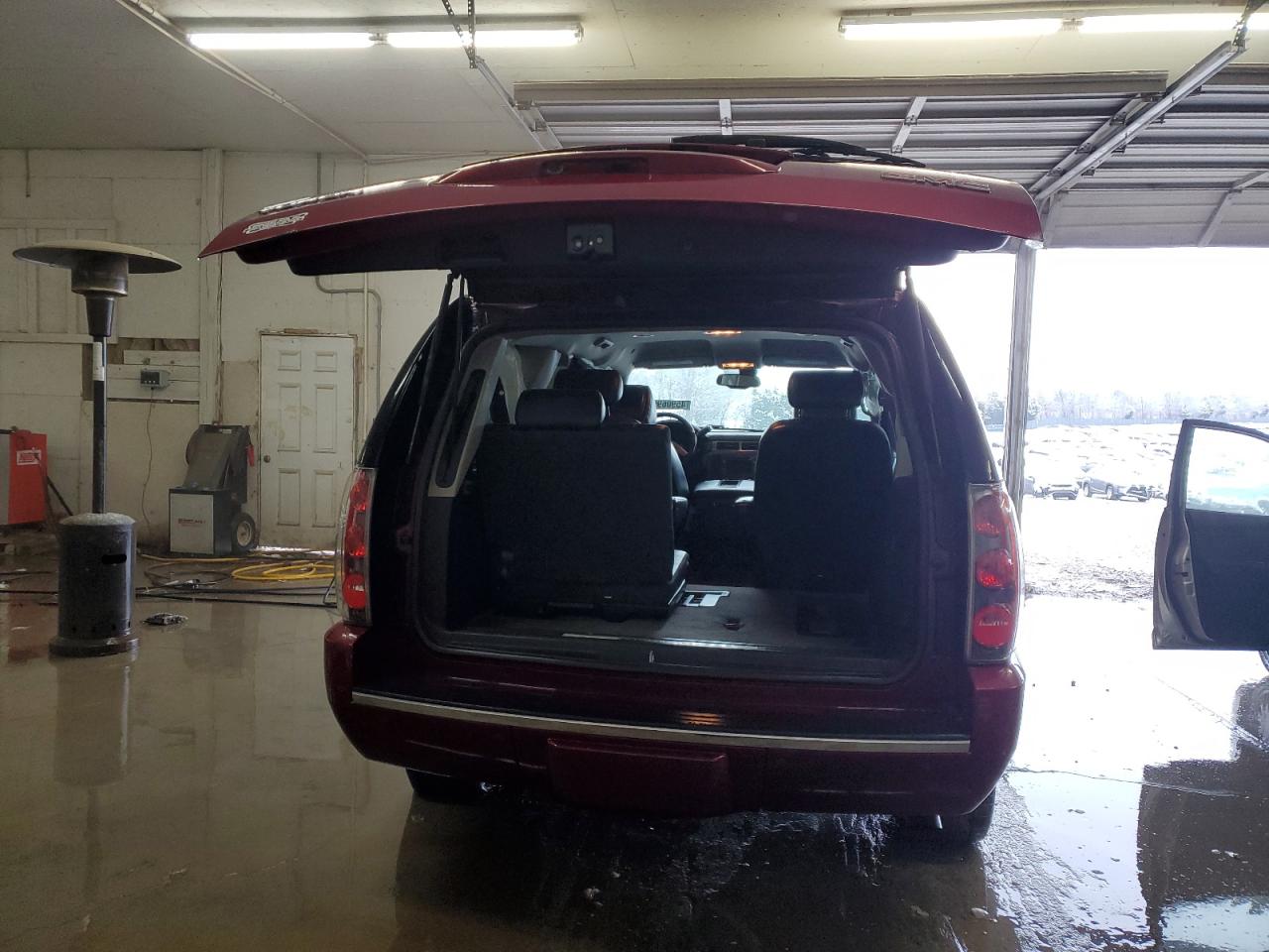 2009 GMC Yukon - Image 6