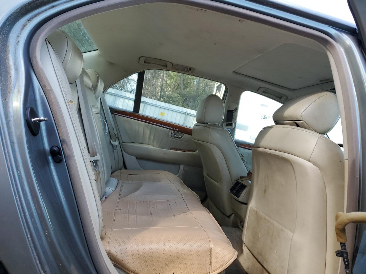 2002 Lexus LS - Image 10
