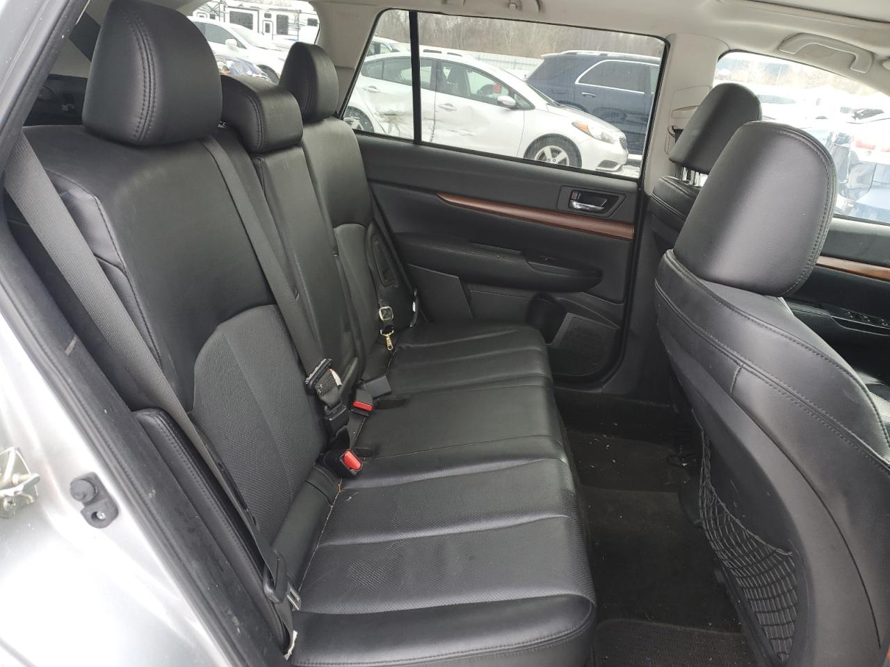 2014 Subaru Outback - Image 11