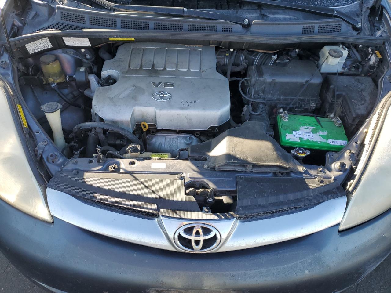 2007 Toyota Sienna - Image 13