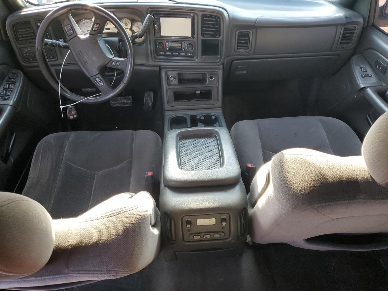 2004 GMC Sierra - Image 8
