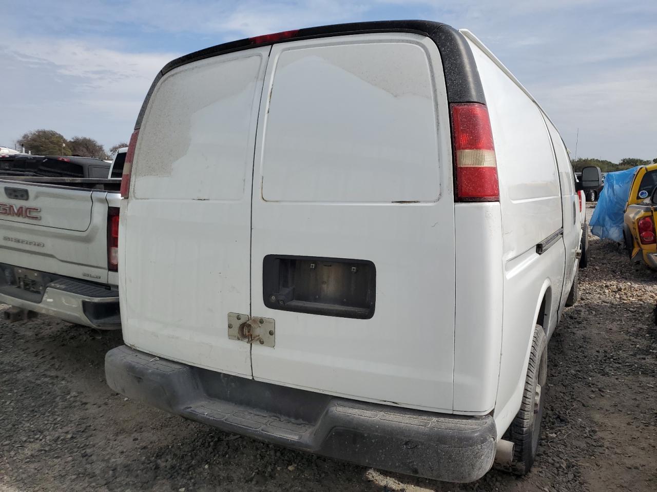 2015 Chevrolet Express - Image 6