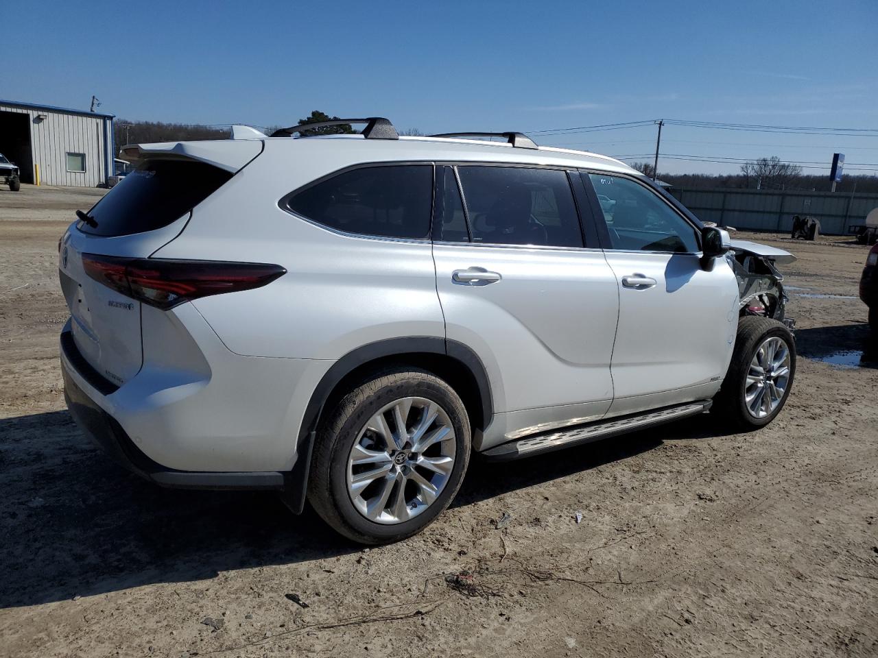 2024 Toyota Highlander - Image 3