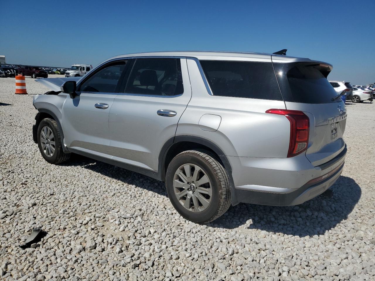 2023 Hyundai Palisade - Image 2