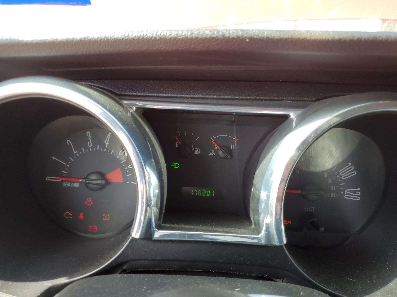 2009 Ford Mustang - Image 9