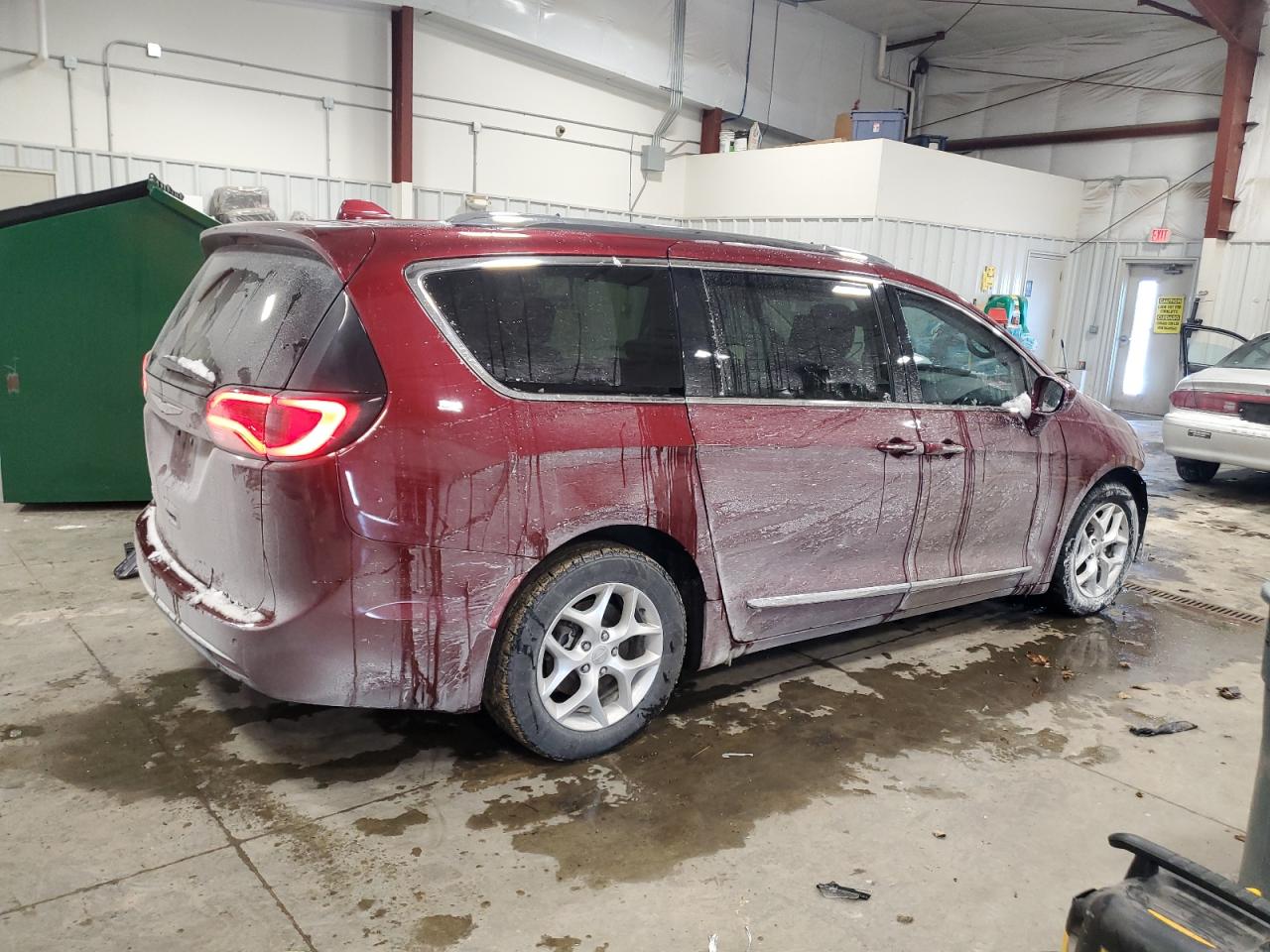 2017 Chrysler Pacifica - Image 3