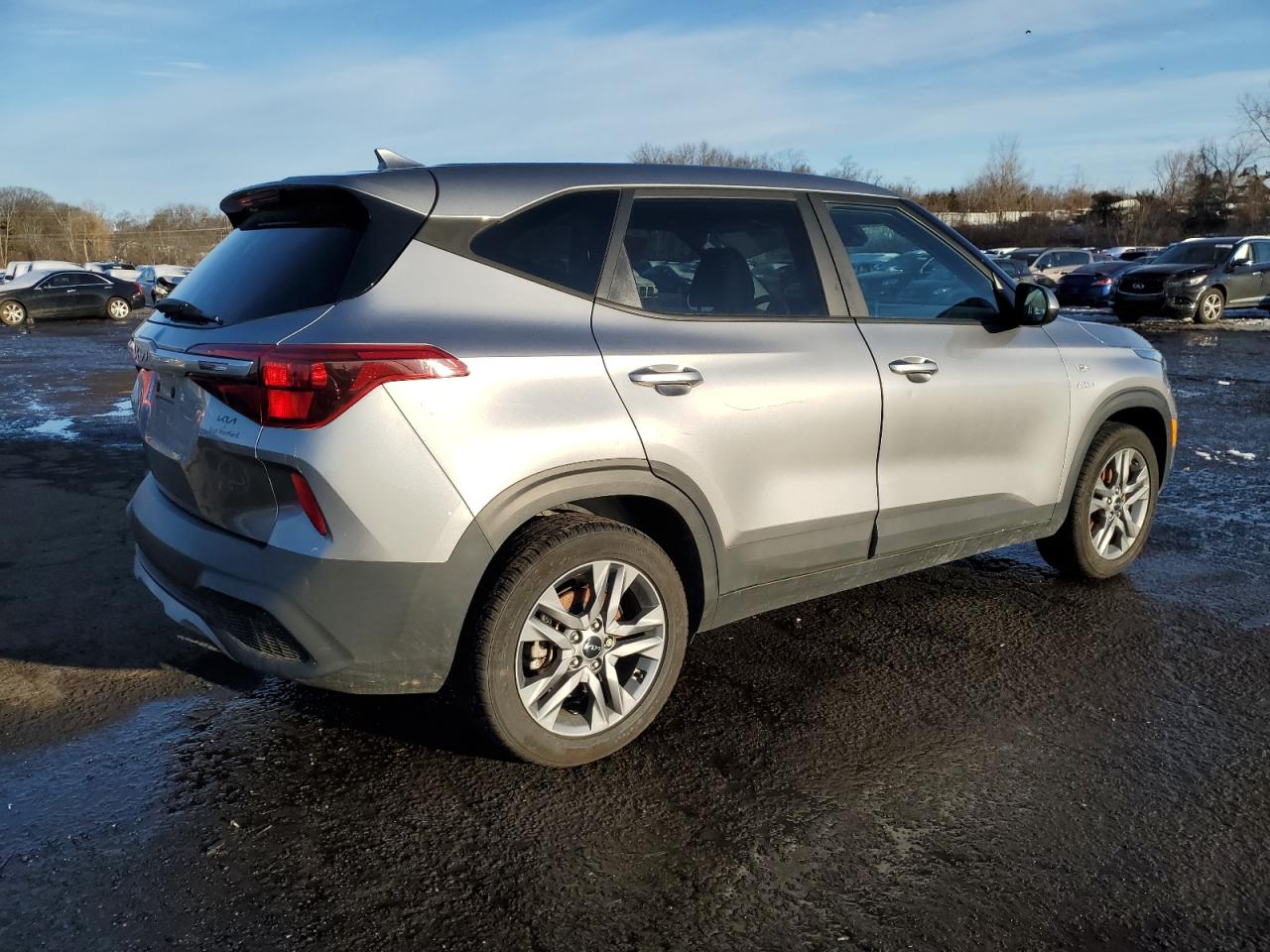 2022 Kia Seltos - Image 3