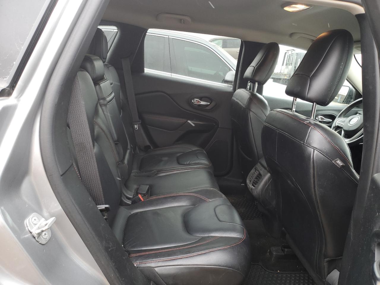 2014 Jeep Cherokee - Image 11