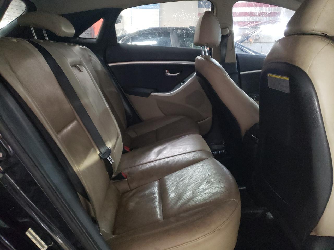 2014 Hyundai Elantra - Image 10