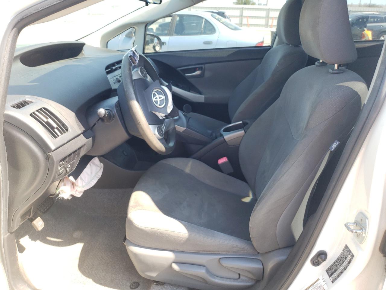 2013 Toyota Prius - Image 7