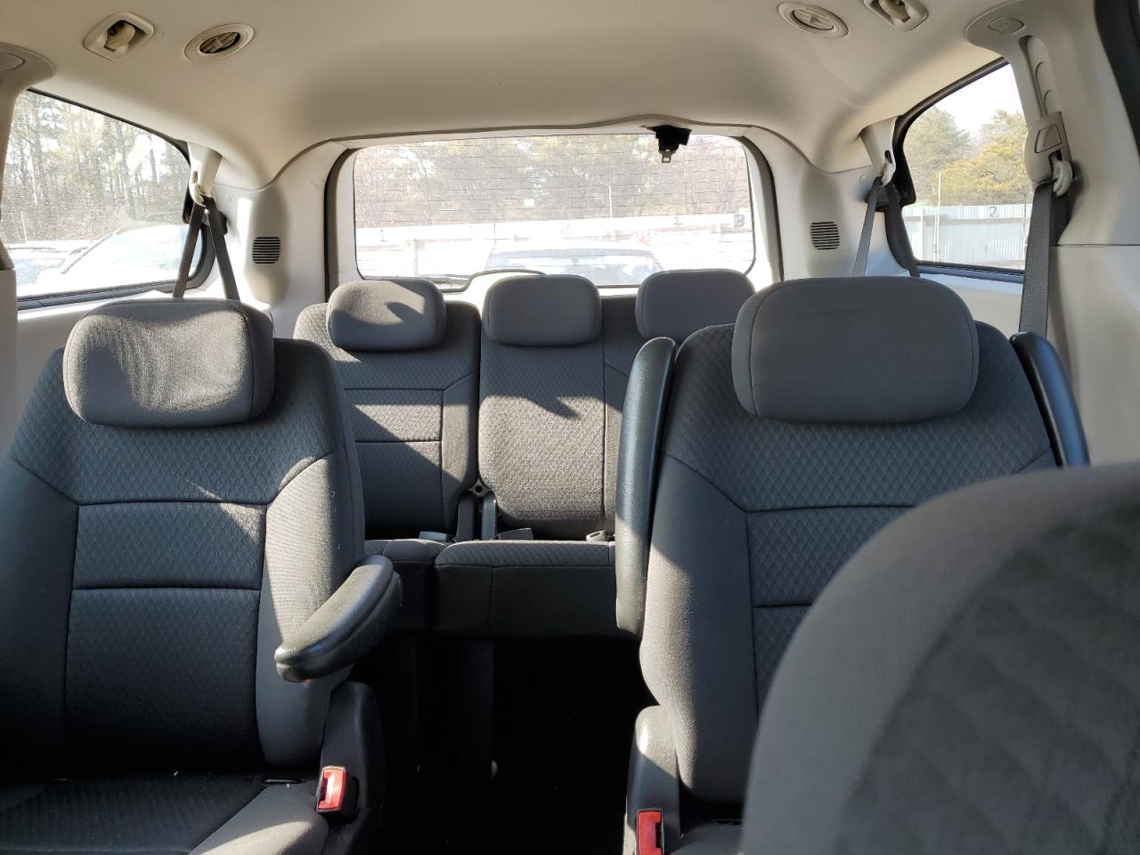2010 Dodge Caravan - Image 10