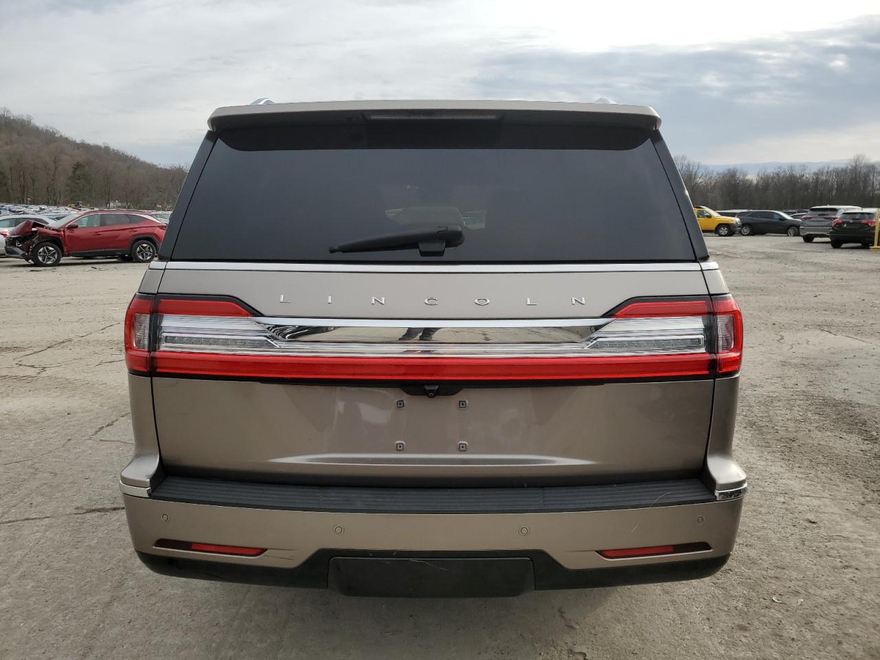 2019 Lincoln Navigator - Image 6