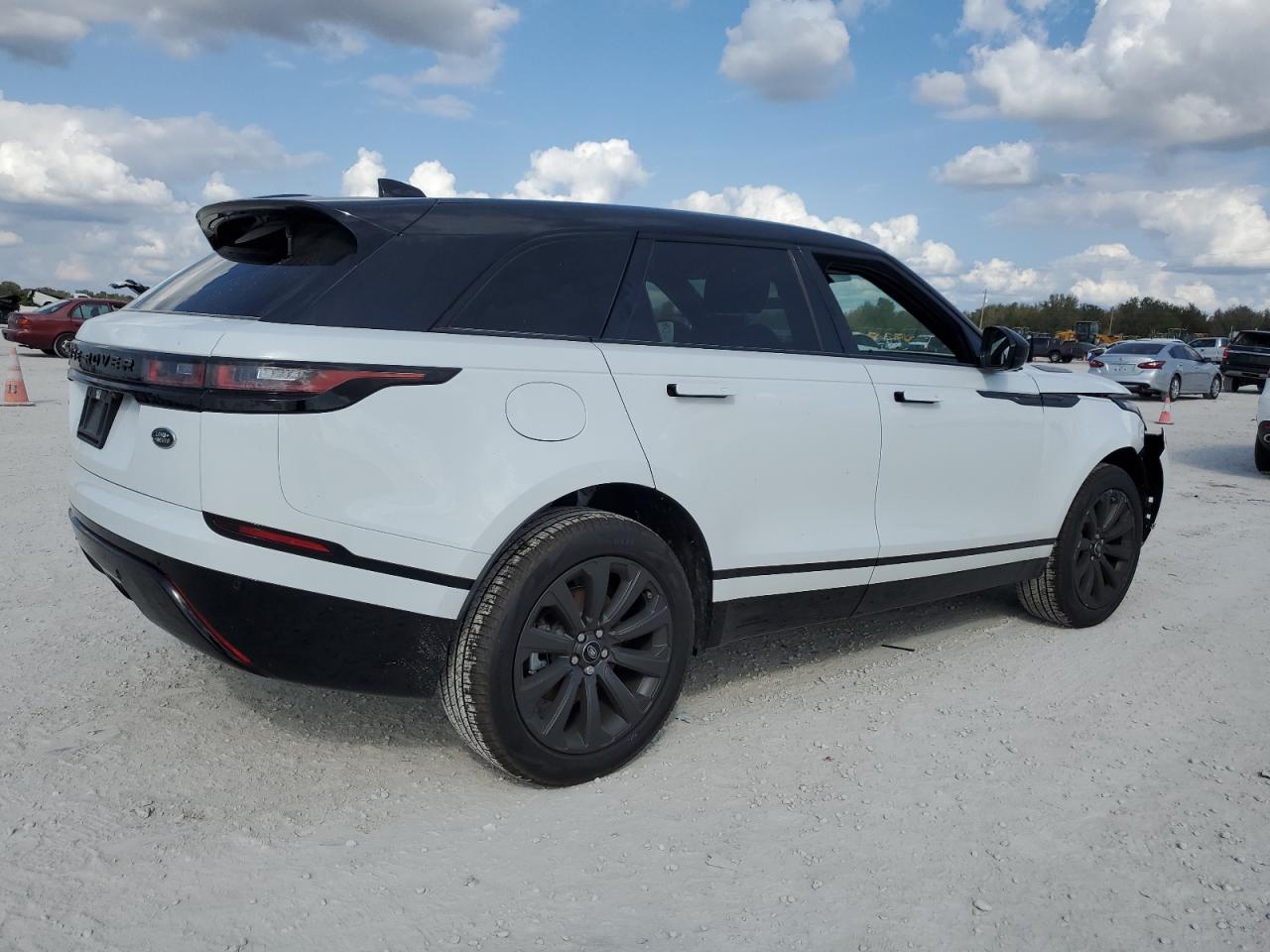 2023 Land Rover Range Rover - Image 3
