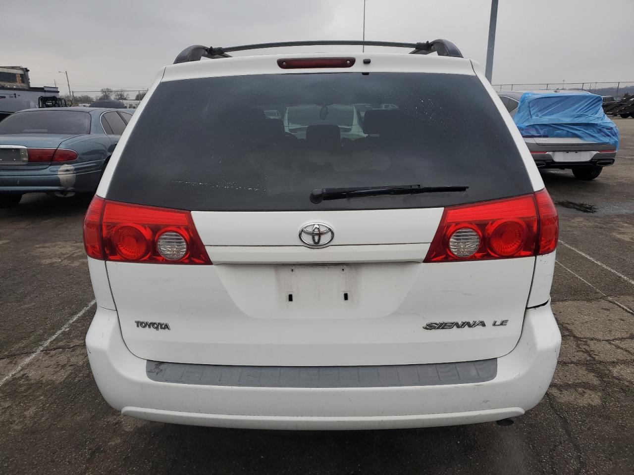 2007 Toyota Sienna - Image 6