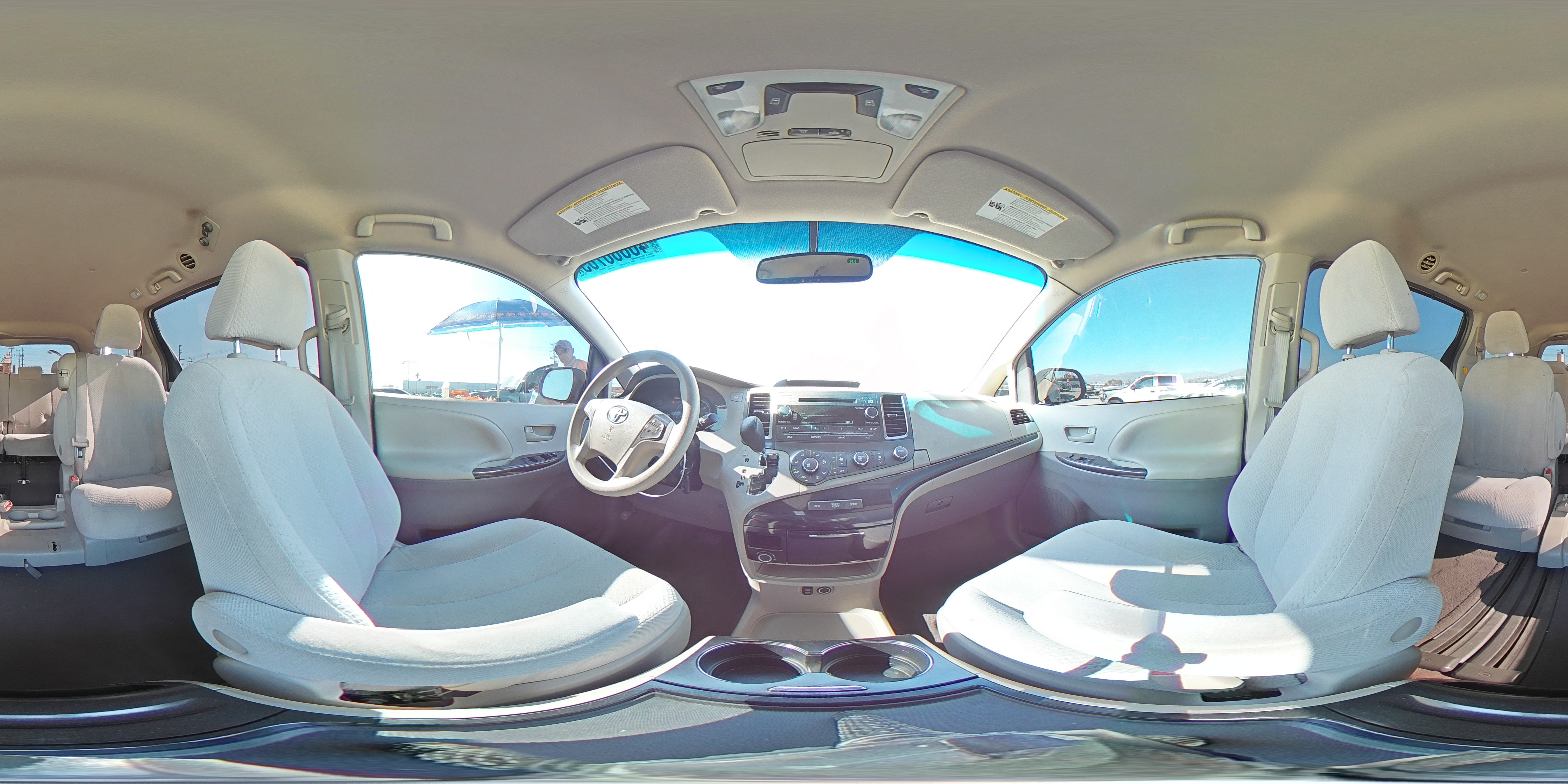 2012 Toyota Sienna - Image 13