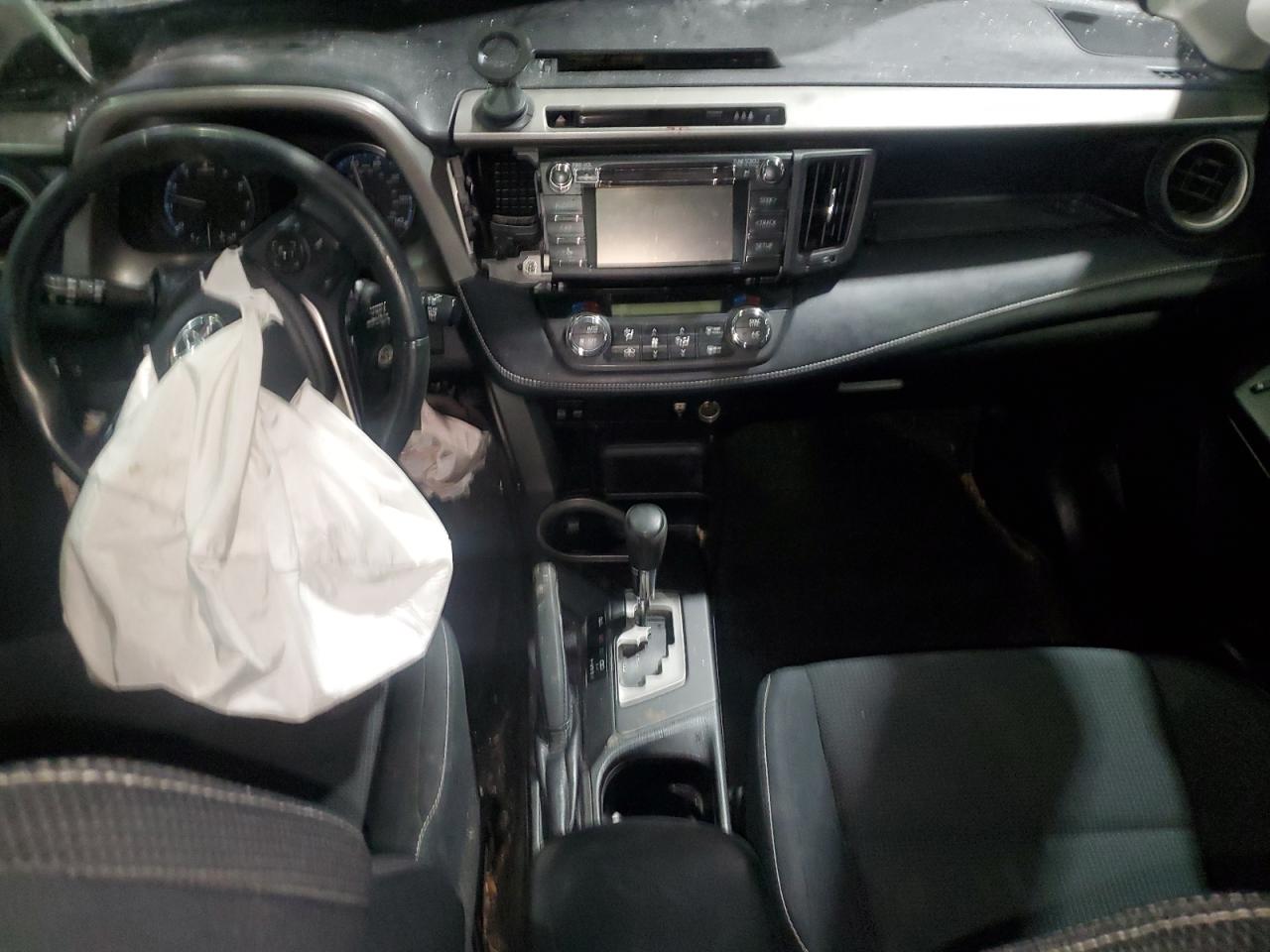 2018 Toyota RAV 4 - Image 8