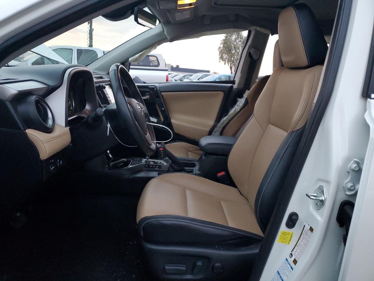 2018 Toyota RAV 4 - Image 7