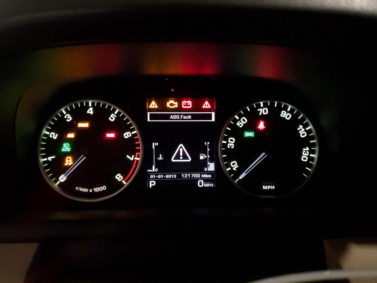 2016 Land Rover LR4 - Image 9