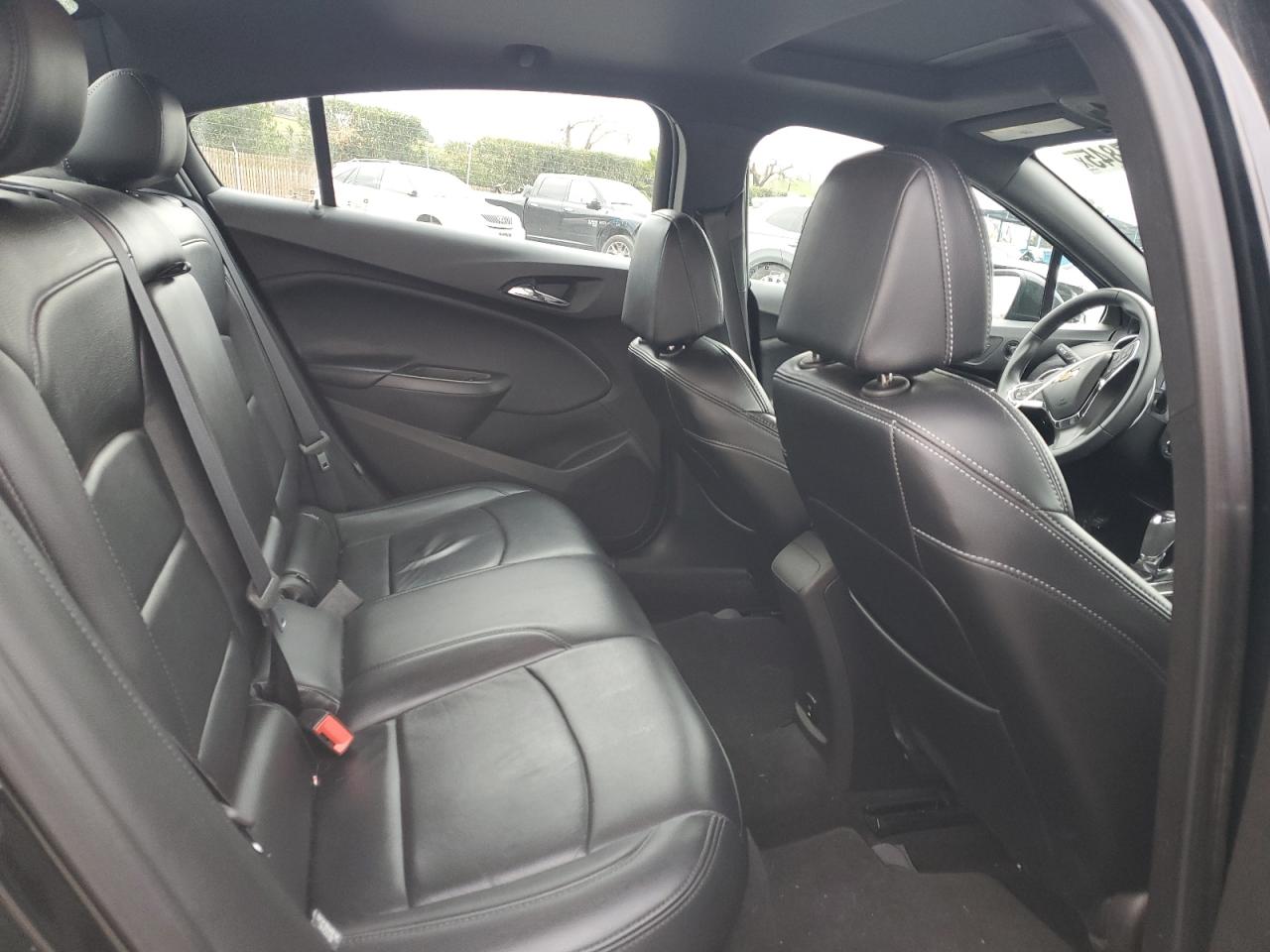 2018 Chevrolet Cruze - Image 10