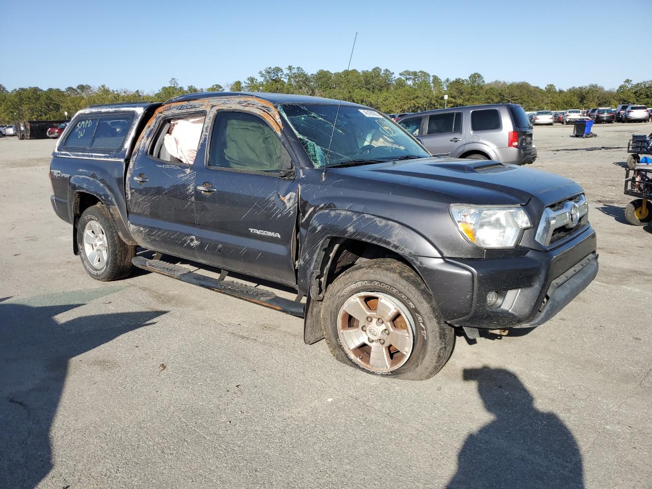 2015 Toyota Tacoma - Image 4